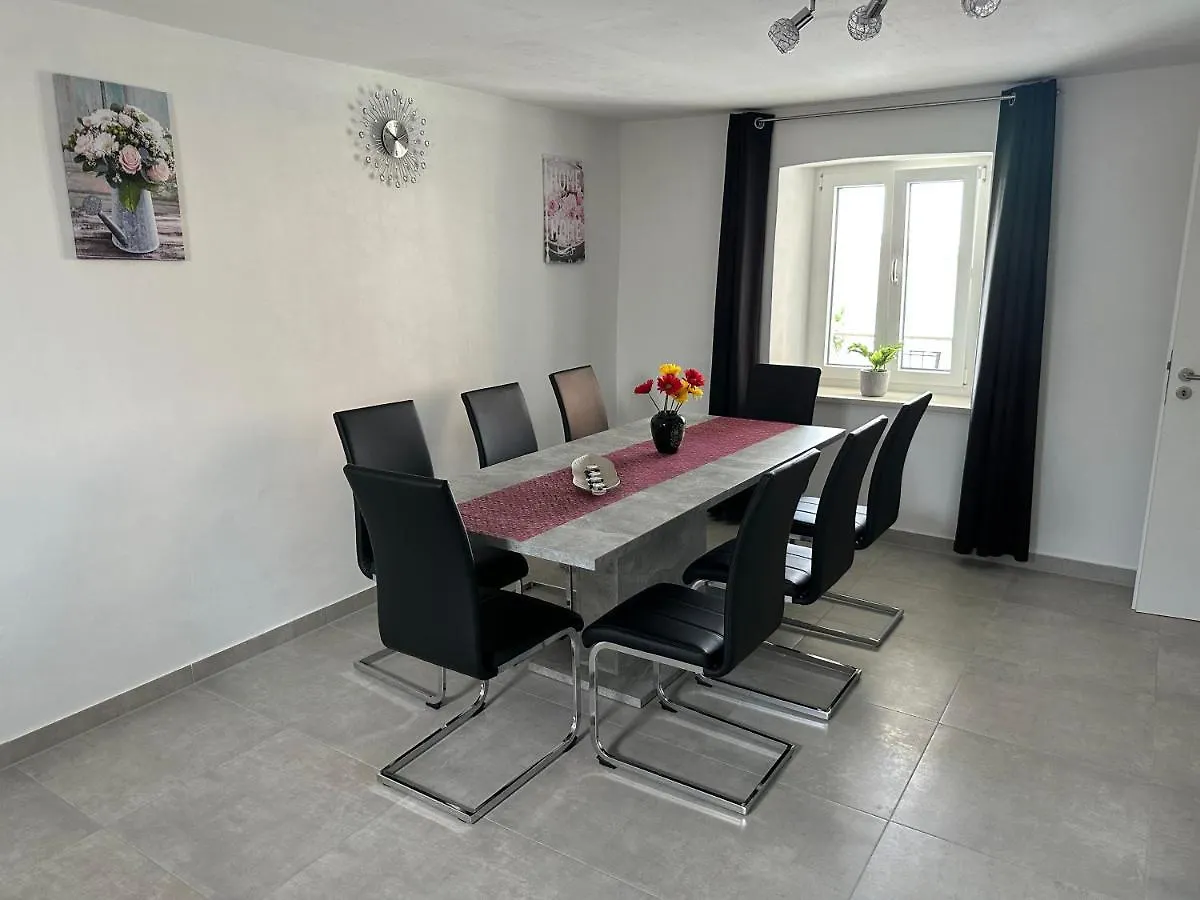 Вилла Holiday Home Aurora Labinci